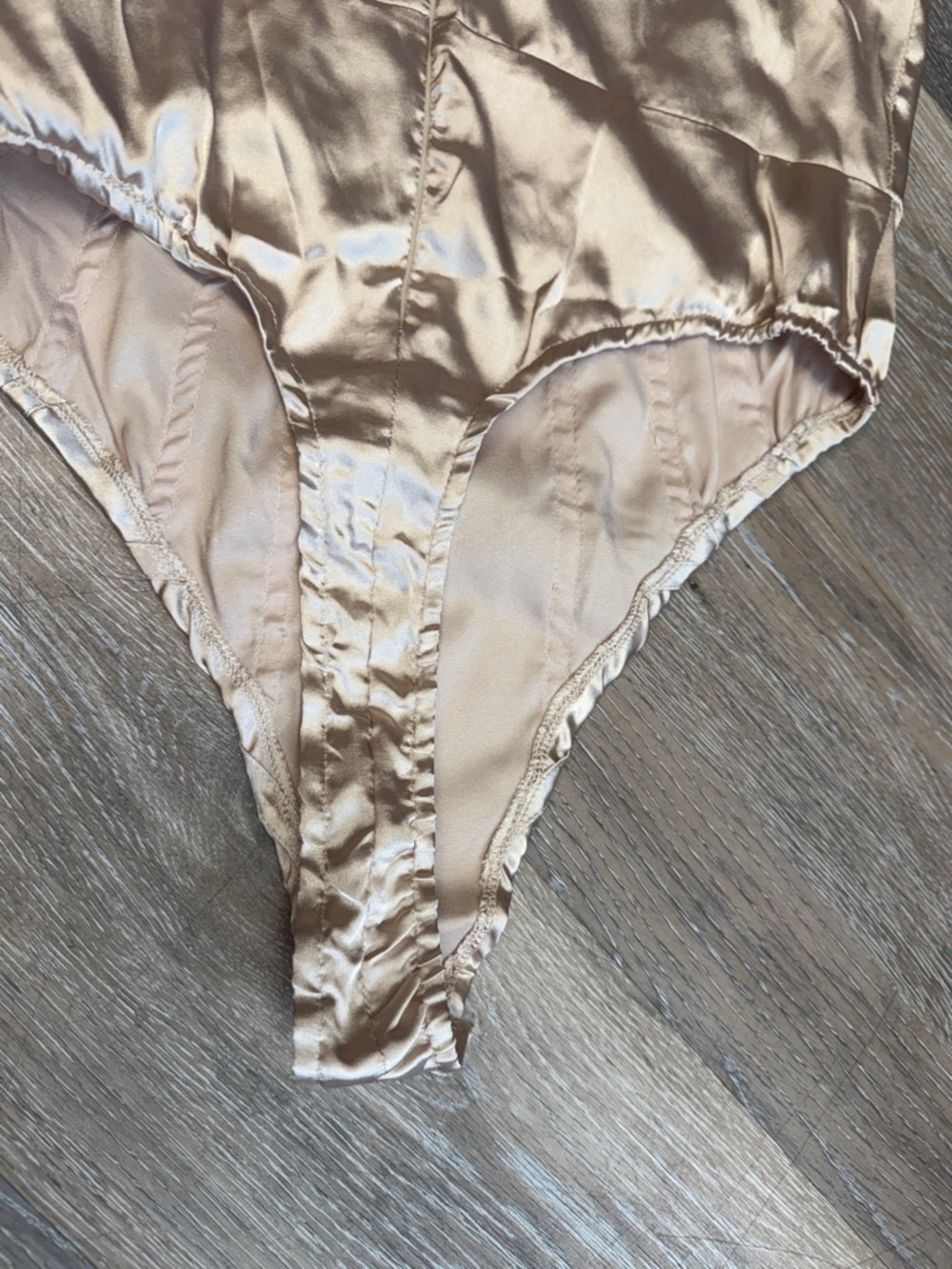 PRETTYLITTLETHING Champagne Satin Shaping Slip - Women's Intimates size 6 - Picture 3 of 7